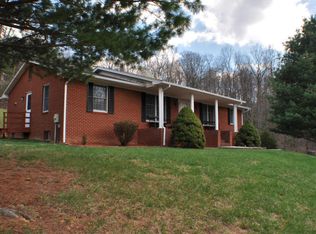6420 Dove Dr, Roanoke, VA 24018