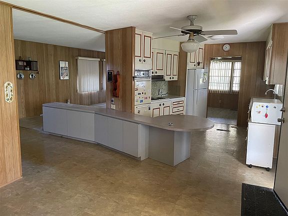 2nd image of 1880 SW 83rd Avenue