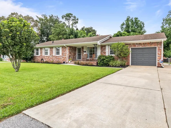 5920 Willard Dr, Hanahan, SC 29410