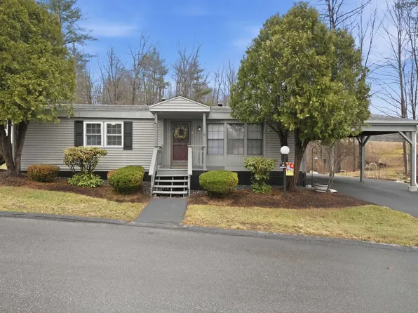 41 Mathew Circle, Goffstown, NH 03045