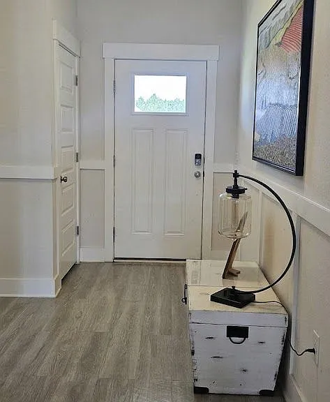 12514 Windsor Dr — Photo 2