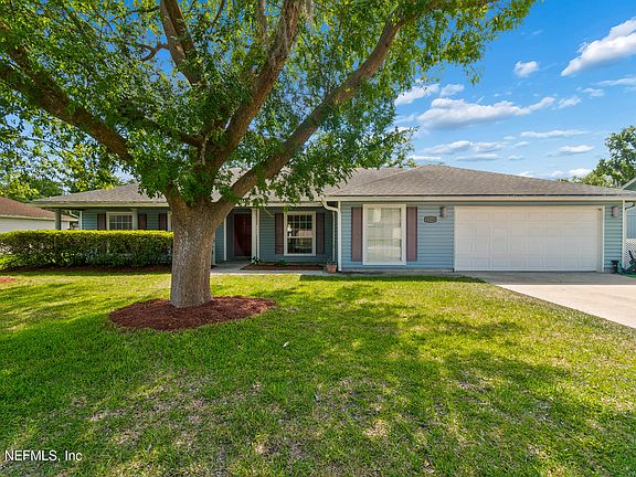 3rd image of 12160 BANYAN TREE Drive