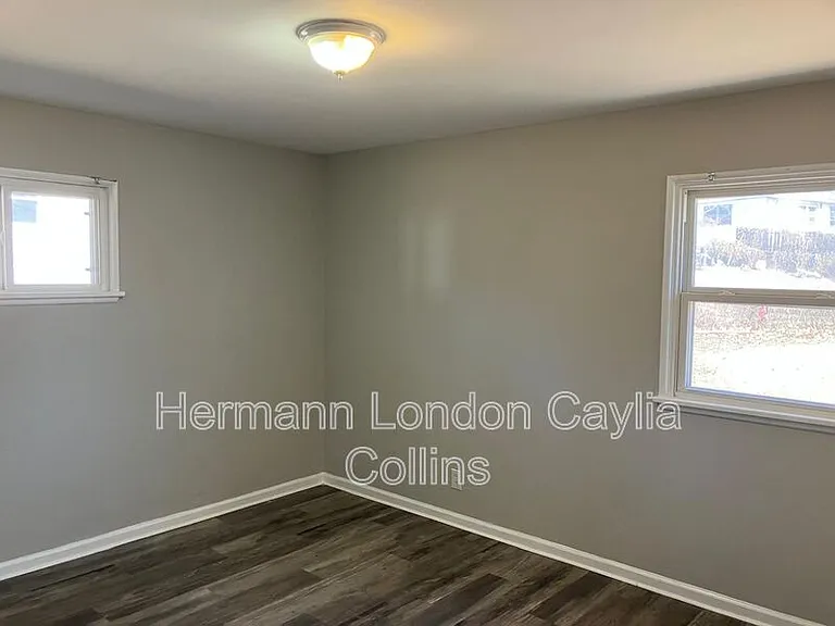 9840 Medford Dr — Photo 6