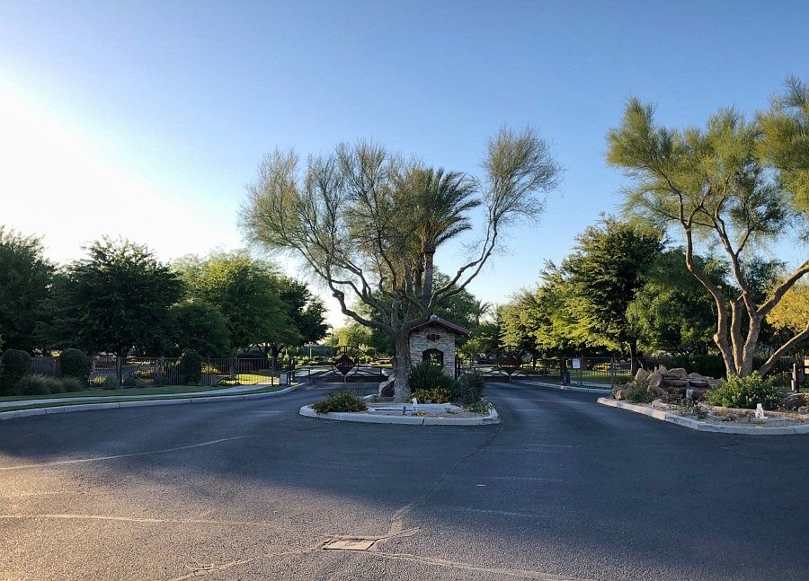 1st image of 10154 S Kraft Dr