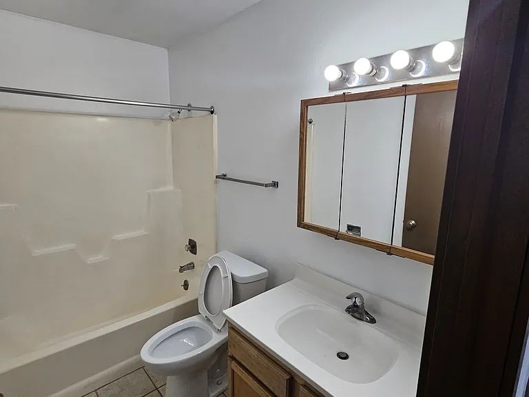 1705 La Crescent St #129 — Photo 22