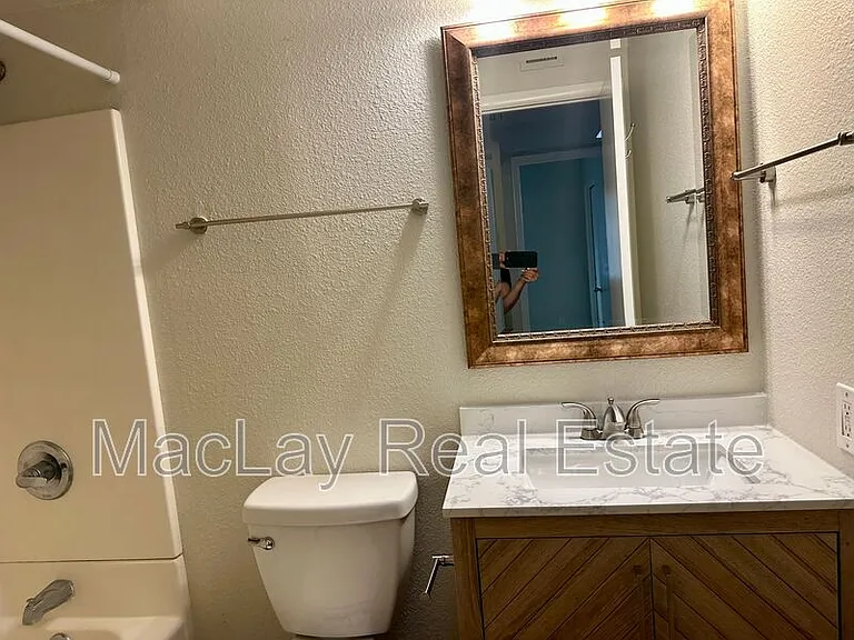 1441 E Diamond Dr — Photo 11