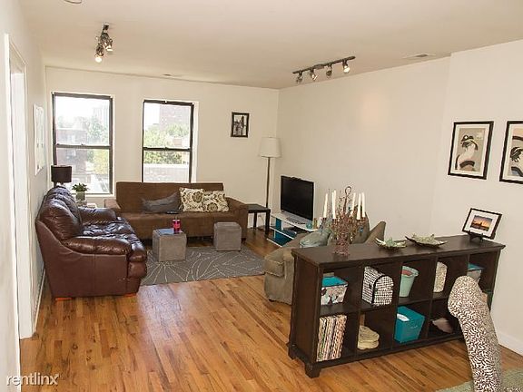 2nd image of 1509 N Milwaukee Ave APT 4