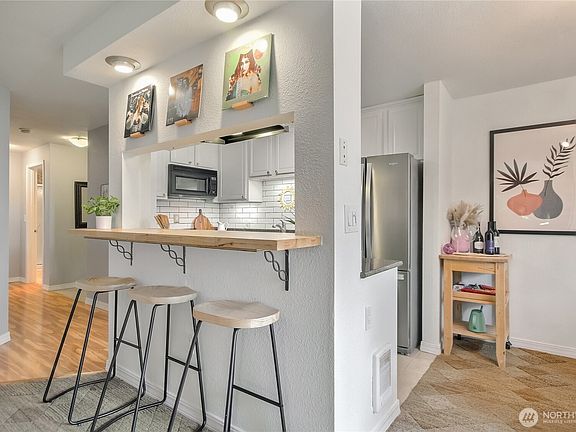 5th image of 20320 Bothell Everett Hwy #D102