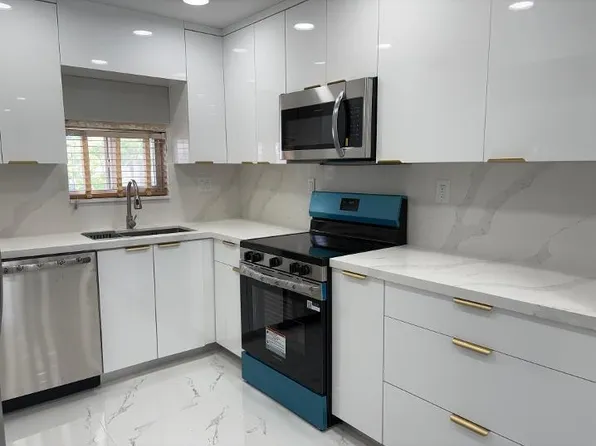 700 S Hollybrook Drive S #207, Pembroke Pines, FL 33025