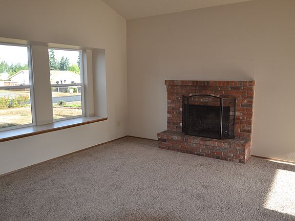 4th image of 21817 50th Ave E