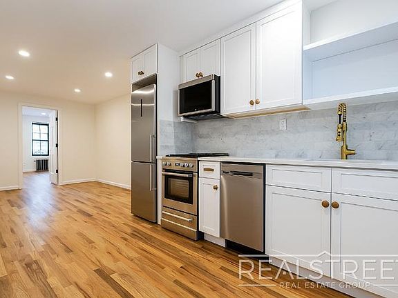 3rd image of 152A Mac Dougal St #1