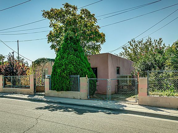 3rd image of 604 Texas Ave