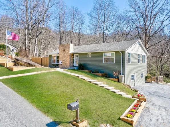 5 Laurel Forest Dr, Horse Shoe, NC 28742