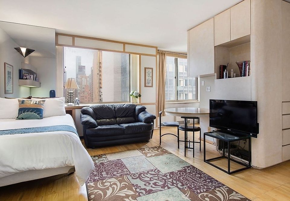 1st image of 232-236 E 47th St #18D