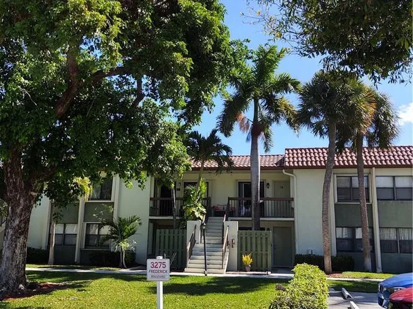 3275 Frederick Blvd APT 12D, Delray Beach, FL 33483