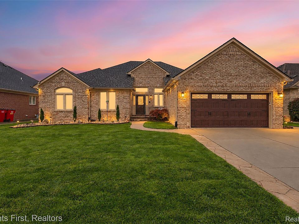 1st image of 54845 Petunia Dr
