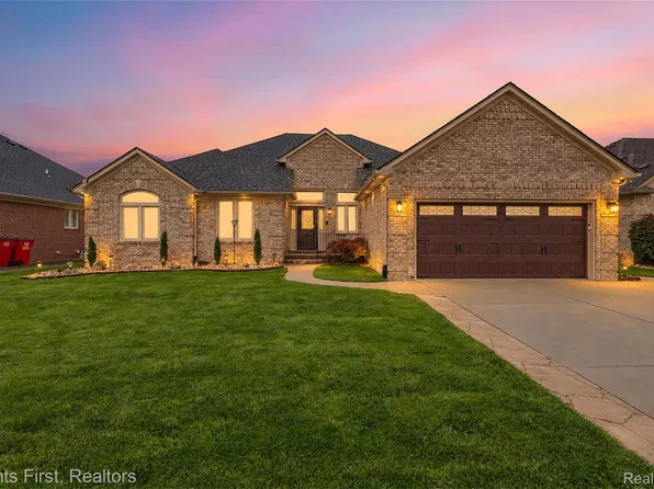 54845 Petunia Dr, Macomb, MI 48042