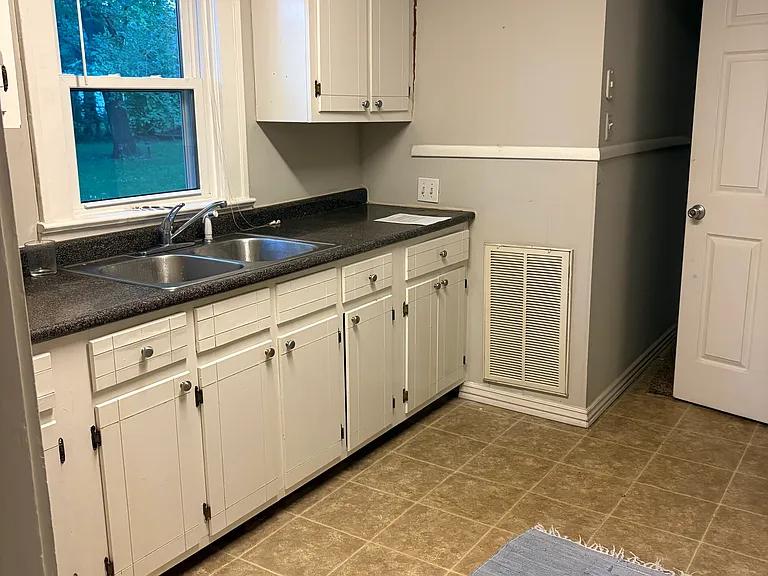 169 W Stroud Ave — Photo 11