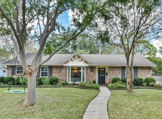 10626 Burgoyne Rd, Houston, TX 77042