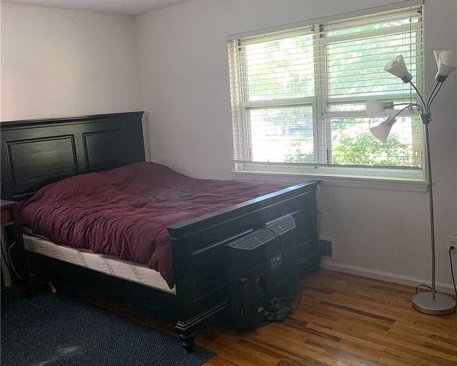 28 Pearsall Ave Glen Cove NY Zillow