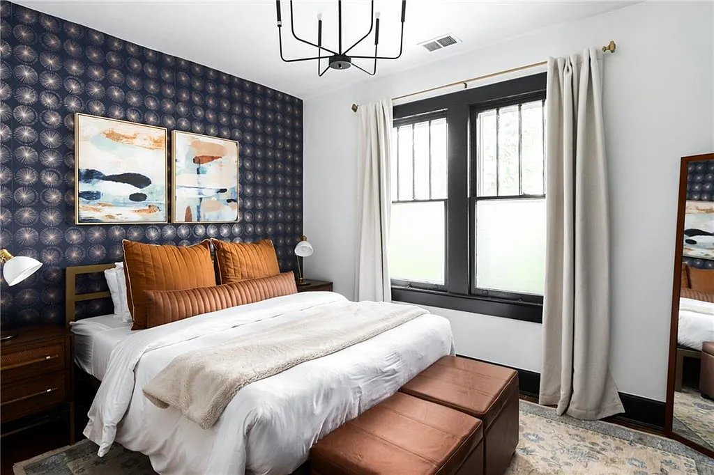 2 bed, 1.0 bath, 956 sqft, $5,000 — Photo 1