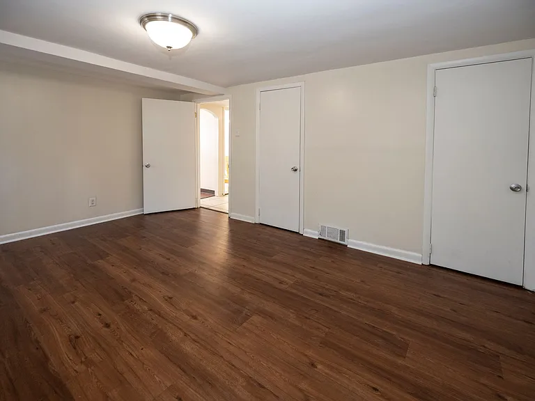 3901 Roosevelt Blvd — Photo 9