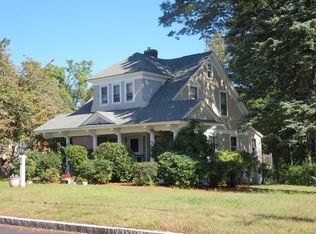 127 Beacon St, Lowell, MA 01850