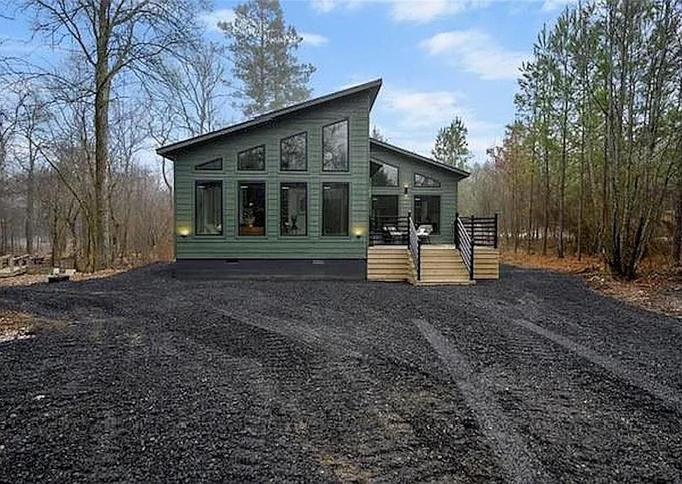 1st image of 396 Spruce Trl