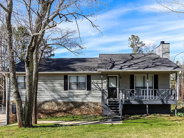 3204 Plymouth Rock Dr — Photo 1