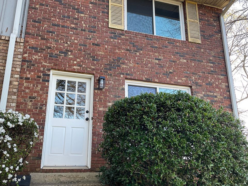 1st image of 800 College Ave #800
