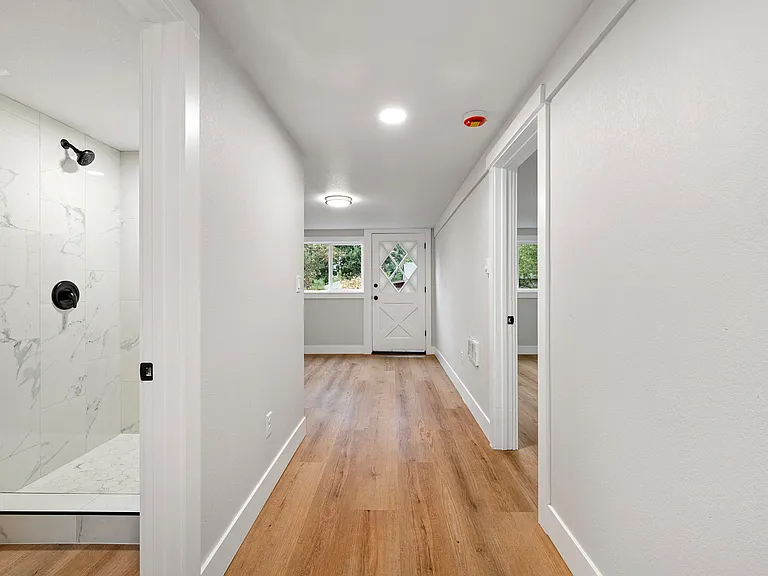 920 W 20th Ave — Photo 6