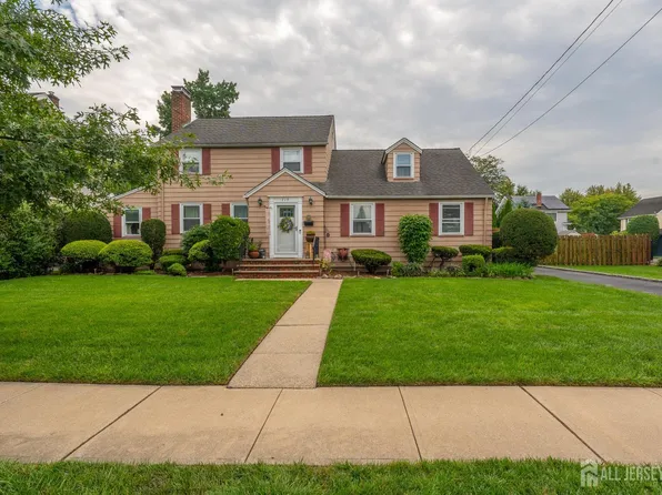 719 Locust St, Roselle Park, NJ 07204