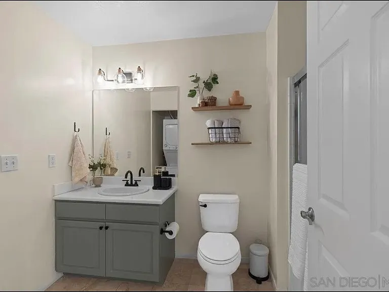 1970 Columbia St #513 — Photo 15