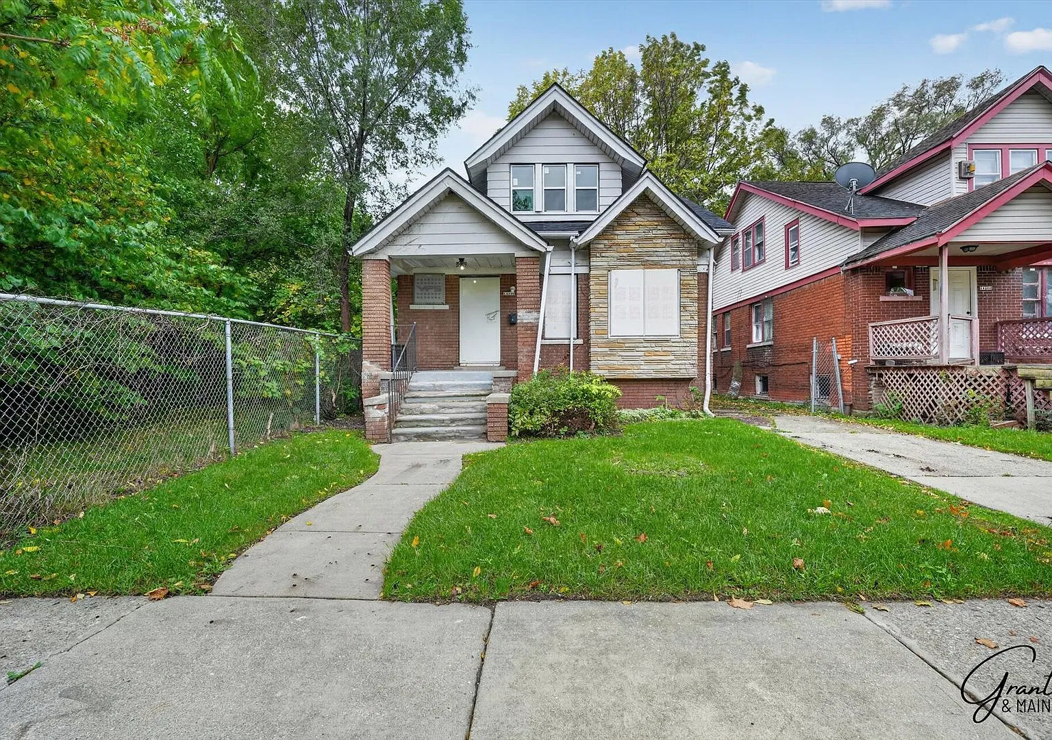 4 bedrooms, great location — Photo 1