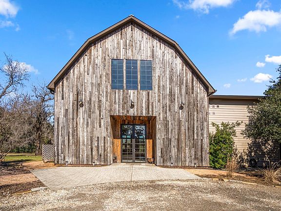 3rd image of 3603 Fm 1725 Rd