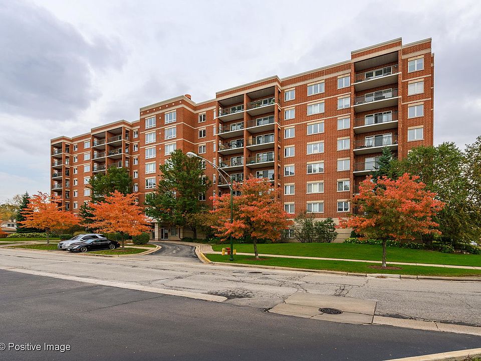 1st image of 5555 N Cumberland Ave Unit 913
