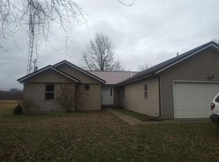 9233 Columbia Rd, Dowagiac, MI 49047