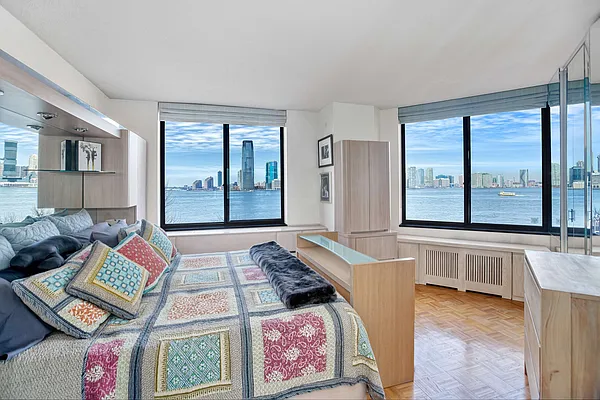 Sold by Compass | media 5