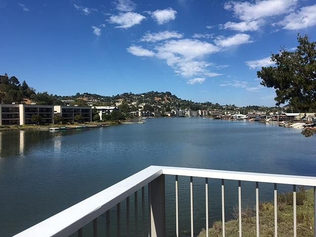 1st image of 613 Larkspur Plaza Dr