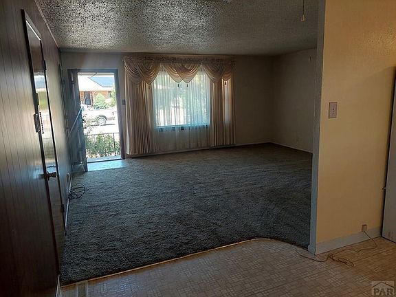5th image of 2042 S Riverview Dr