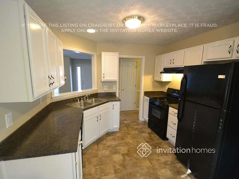 211 Johnstons Way — Photo 4