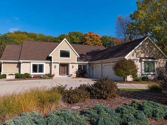 2nd image of 1490 Barrington Woods Dr