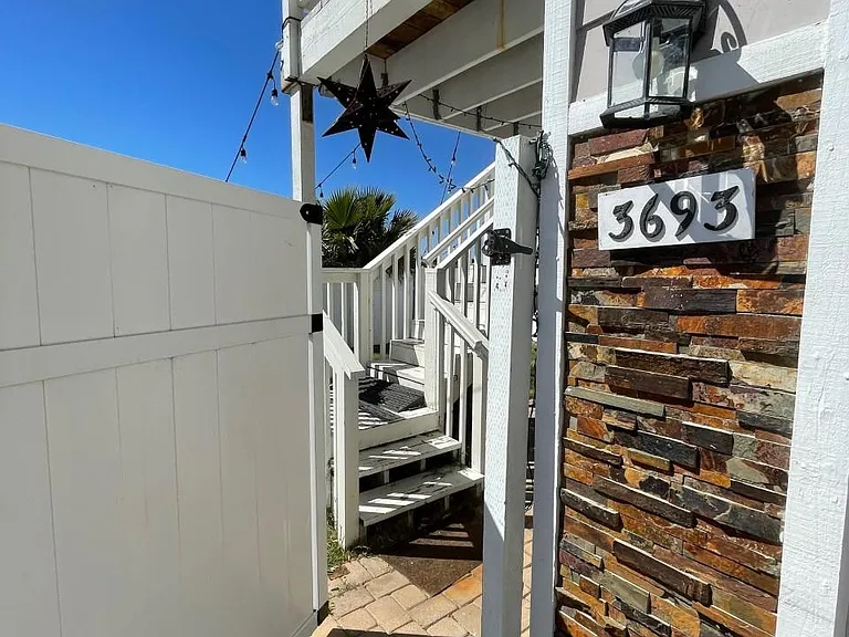 3693 Valley St — Photo 1