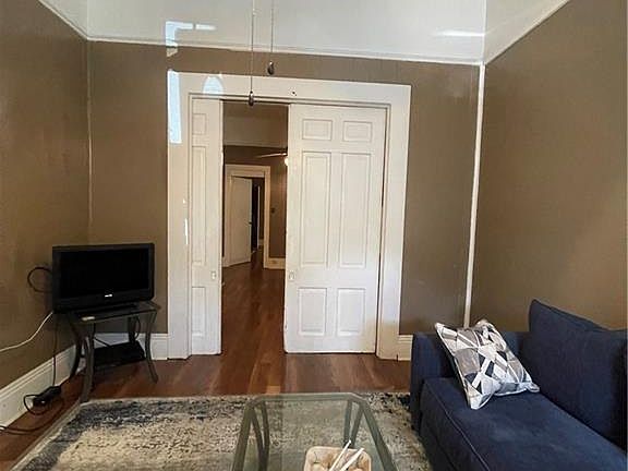 5th image of 8417 Hickory St