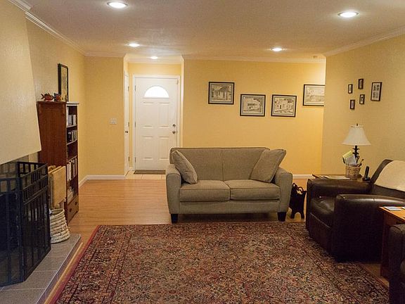 4th image of 4362 Queensboro Way