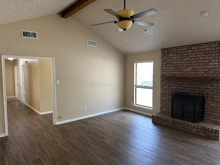 2211 Stagecoach Trl — Photo 11