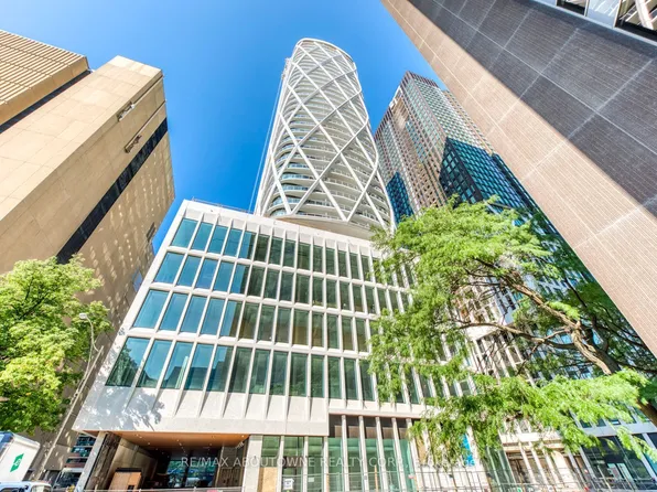 230 Simcoe St, Toronto, ON