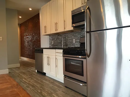 Rented by Bohemia Realty Group | media 6