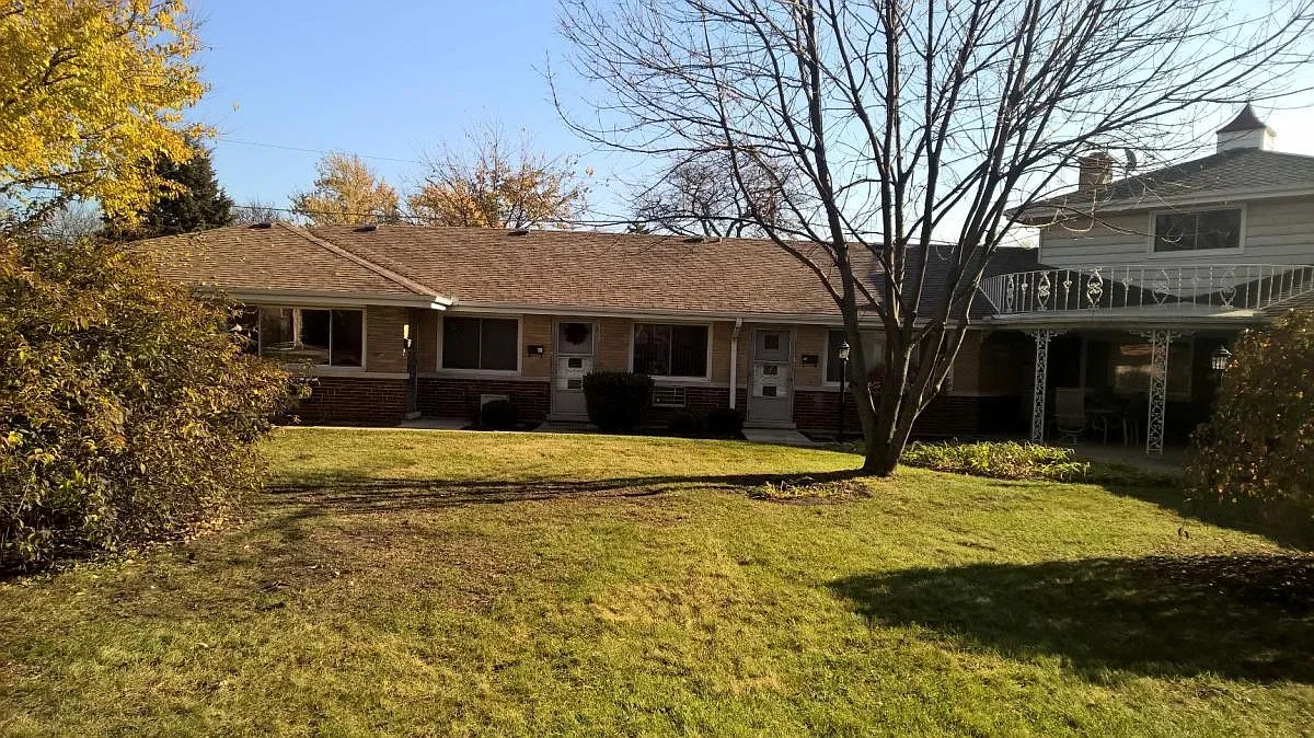 2 bed, 600 sqft, $1,600 — Photo 2