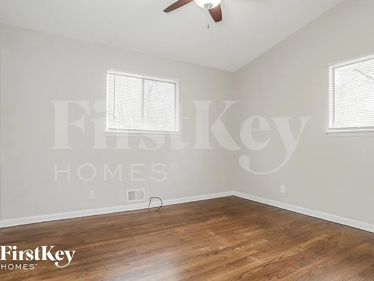 5106 S Grand Ave — Photo 9